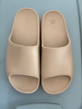 5/$25 Wild Fable Robbie Slides Sandals Neutral Beige - Women's size 6